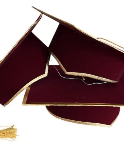 Birrete de Graduación Burdeo Terciopelo